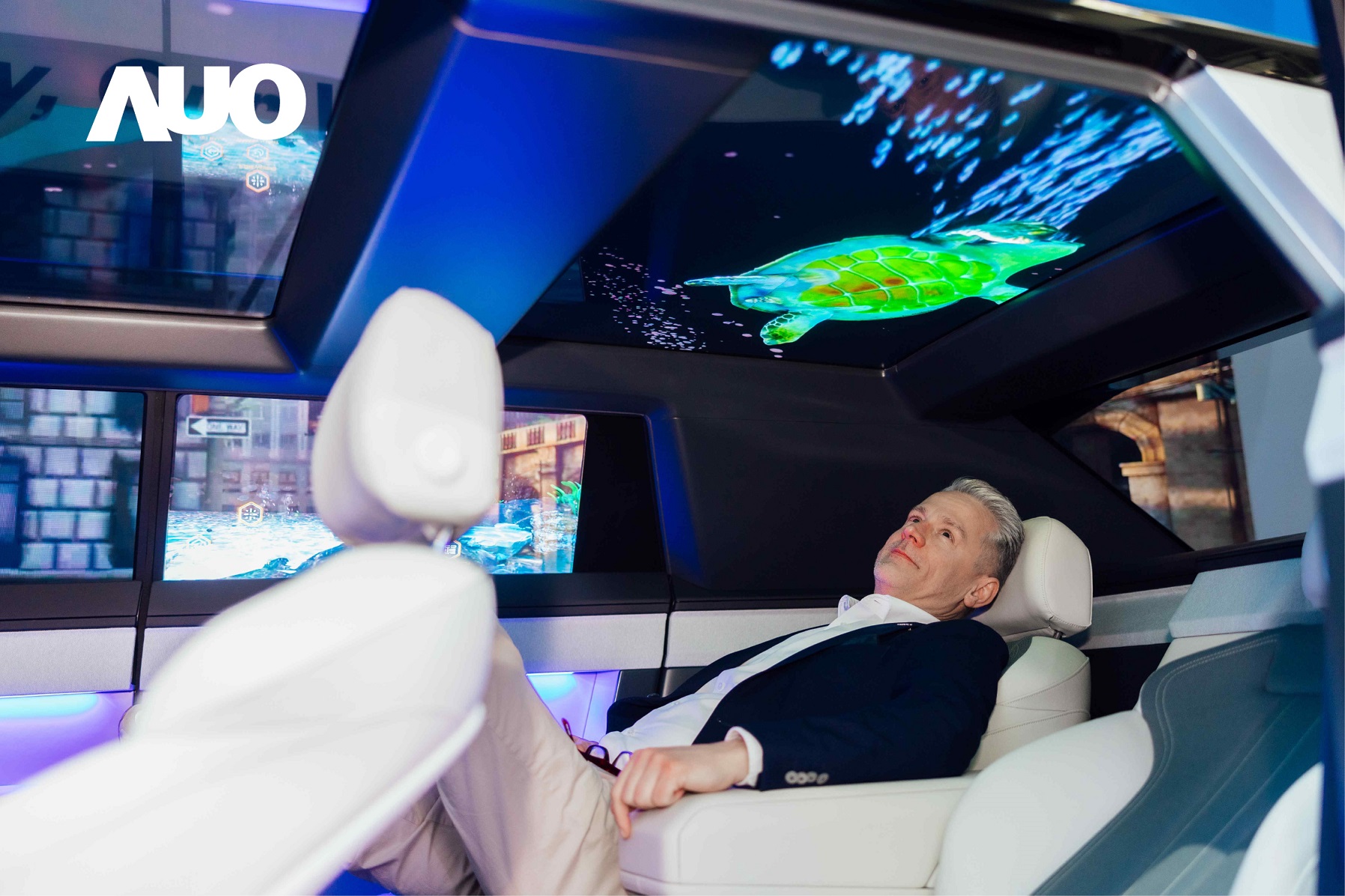zoty中欧体育Smart Cockpit 2025集Micro LED透明、大型化、可挠优势之大成，携手BHTC打造未来视界的车用Display HMI解决方案